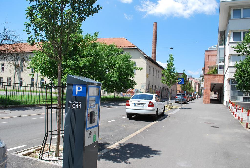 Apartment Center 25 Ljubljana Exteriör bild